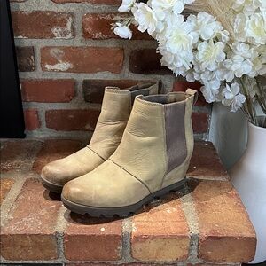 Sorel Tan Women's Joan Rhapsody Chelsea Wedge Boot